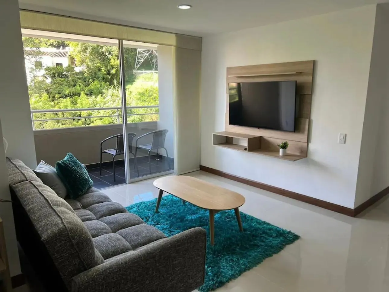 El Poblado: Elegancia Y Confort Medellín Apartamento