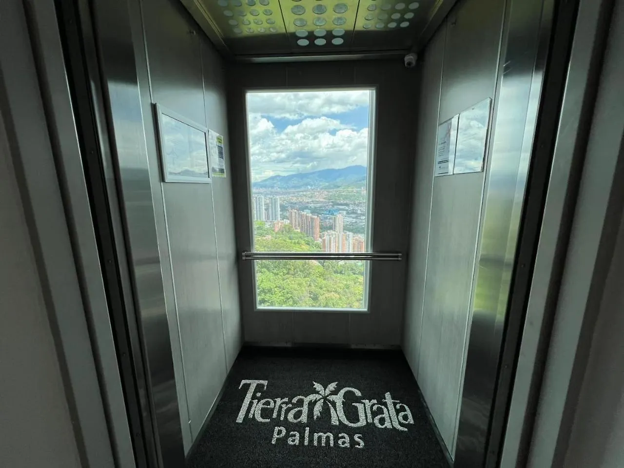 El Poblado: Elegancia Y Confort Medellin