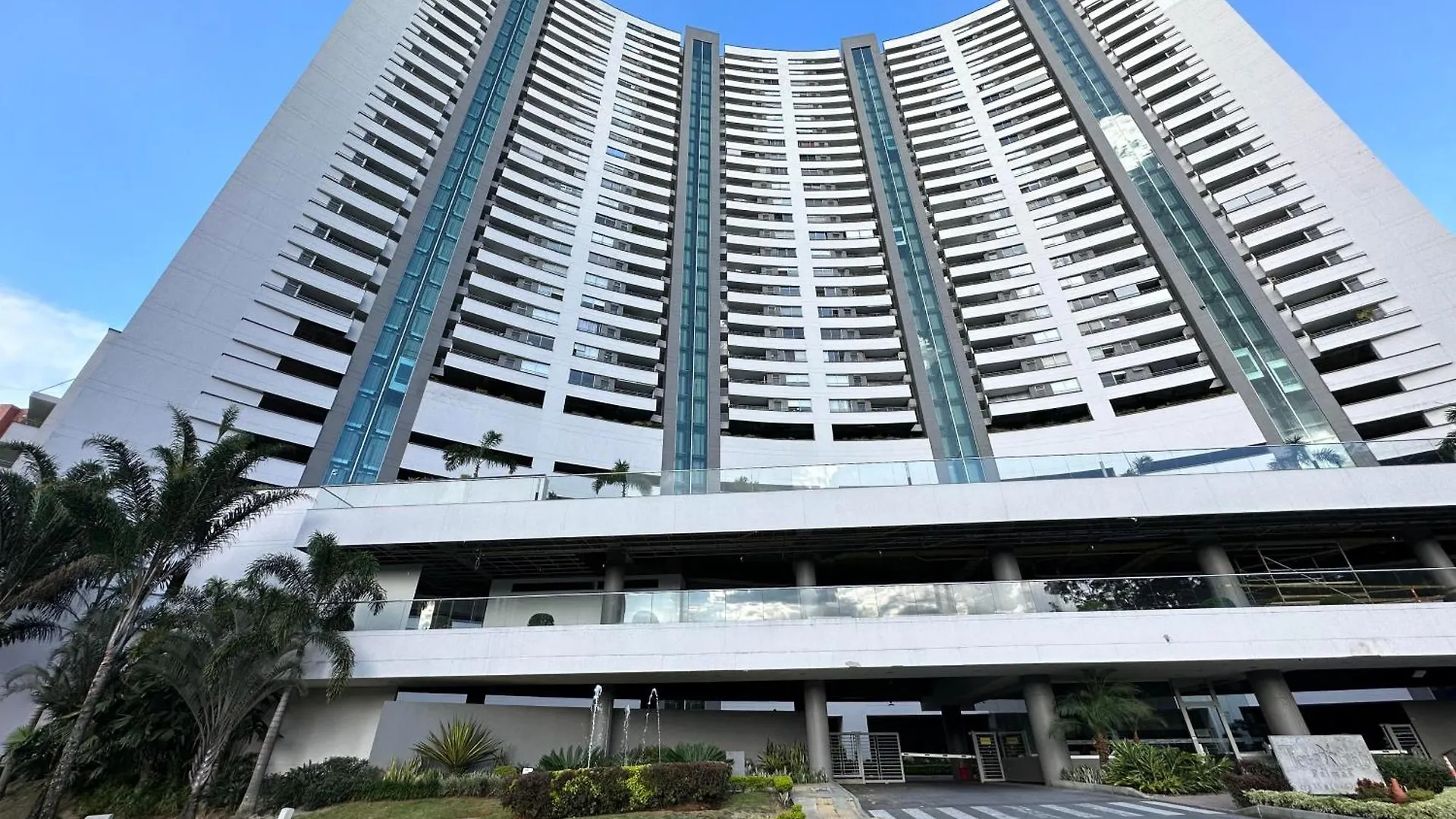 Apartment El Poblado: Elegancia Y Confort Medellin